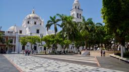 Hotels near Las Bajadas airport