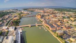 Hotels near Austin-Straubel airport