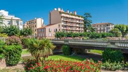 Hotels near Llabanere airport