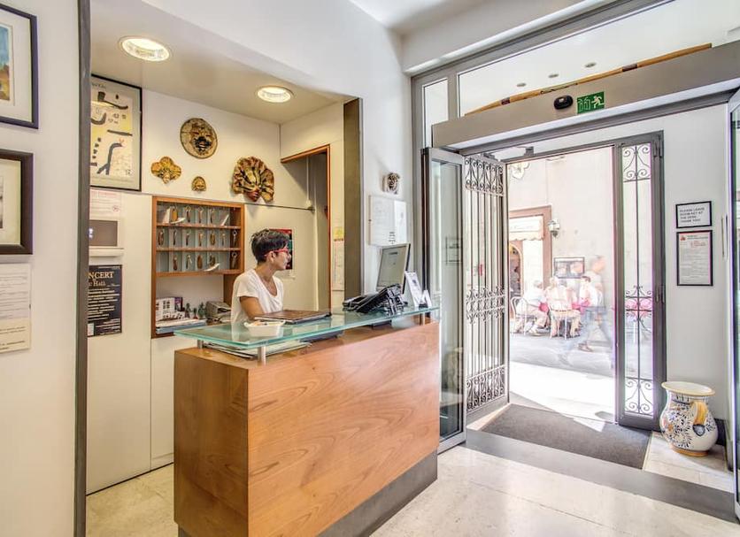 Front desk Photo