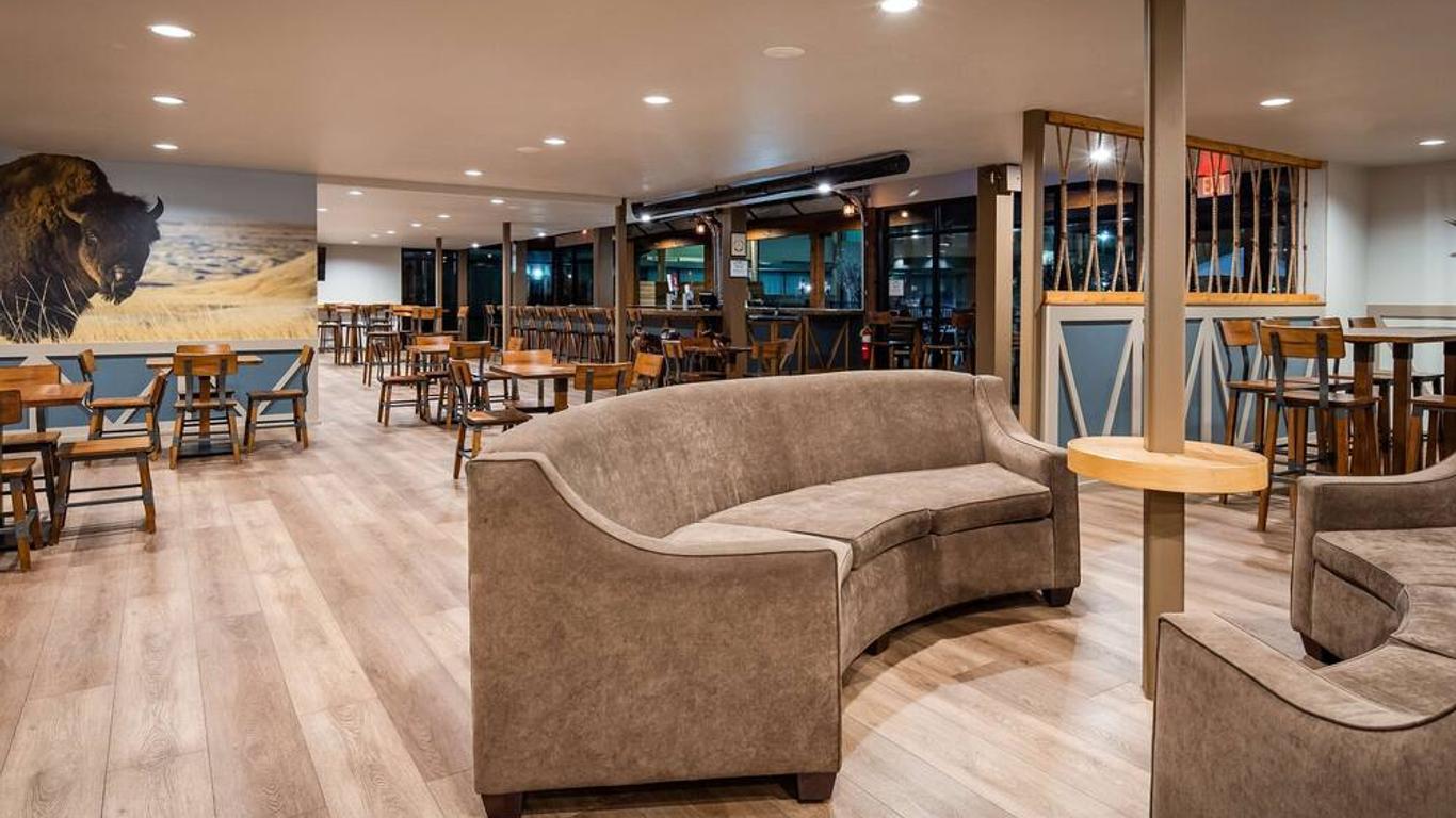 Best Western Plus Saddleback Inn & Conference Center