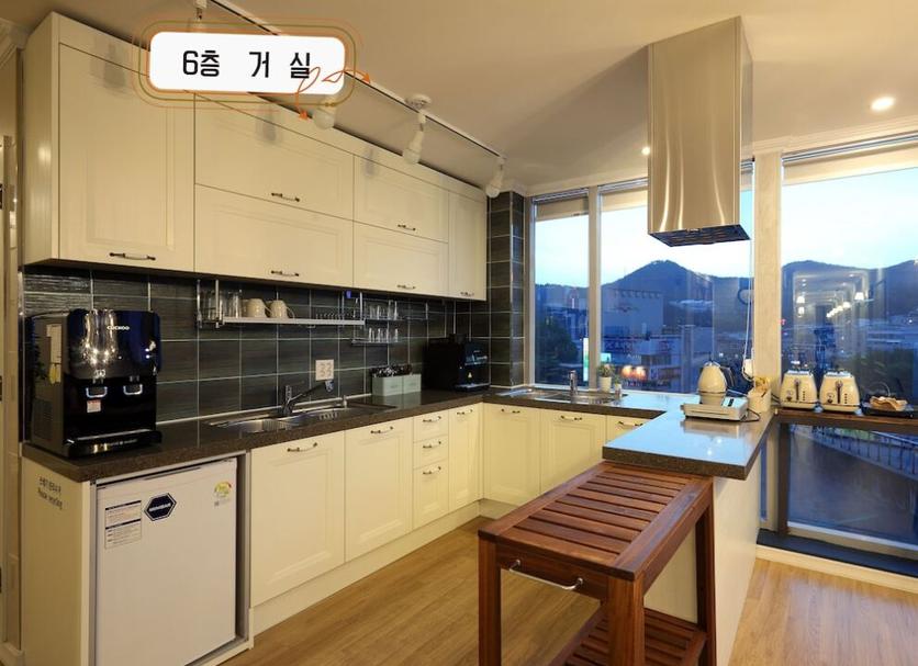 Kitchen Photo