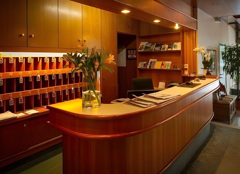 Front desk Photo