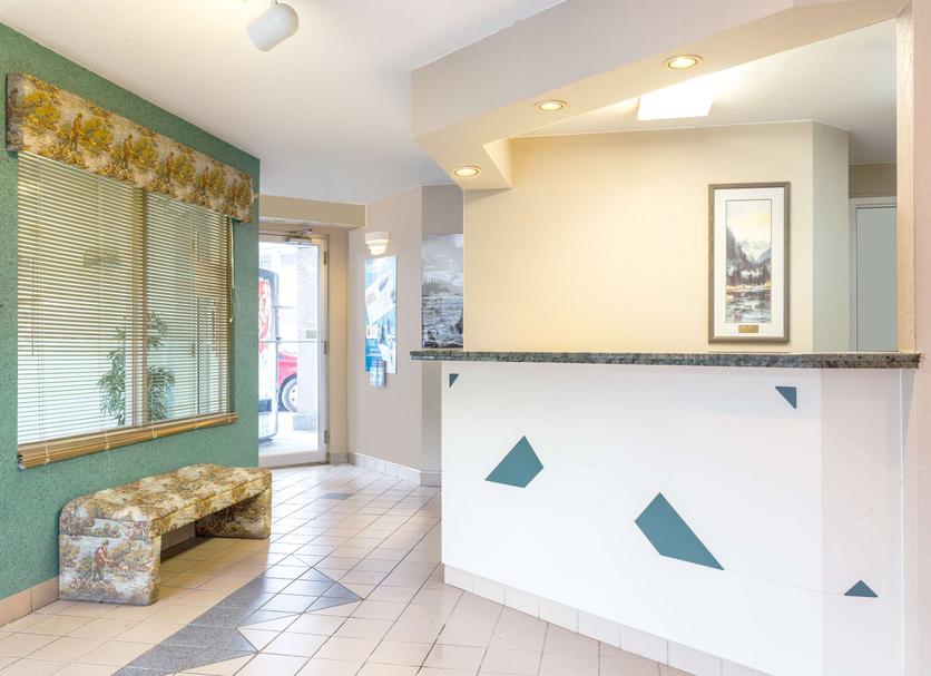 Front desk Photo