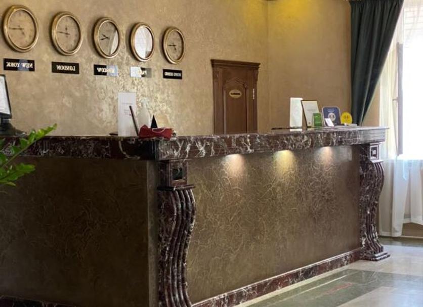 Front desk Photo