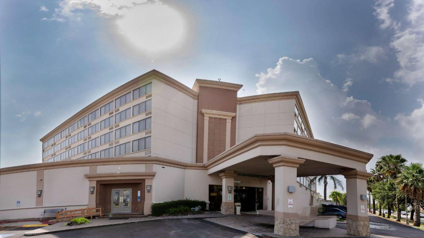 Wyndham Houston Hobby Airport