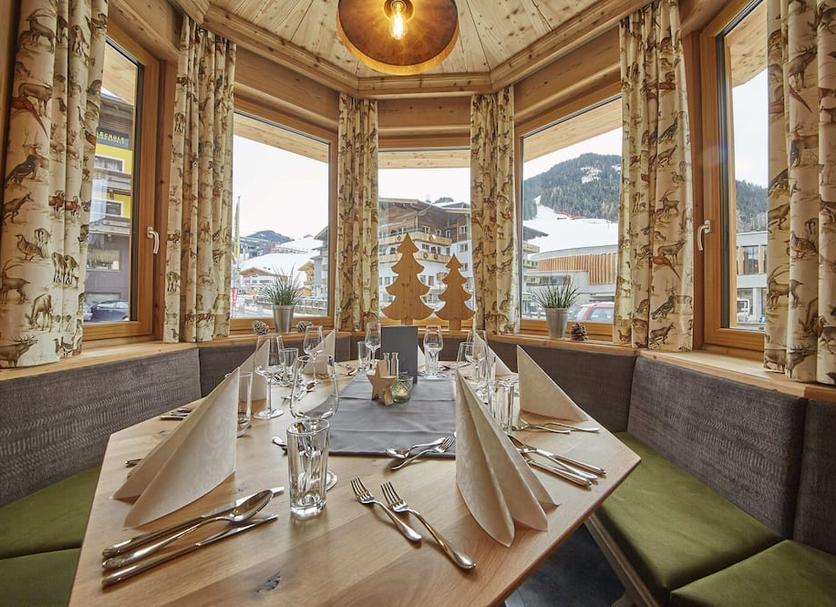 Dining room Photo