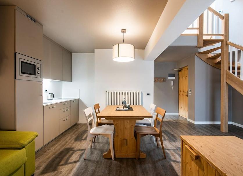 Dining room Photo