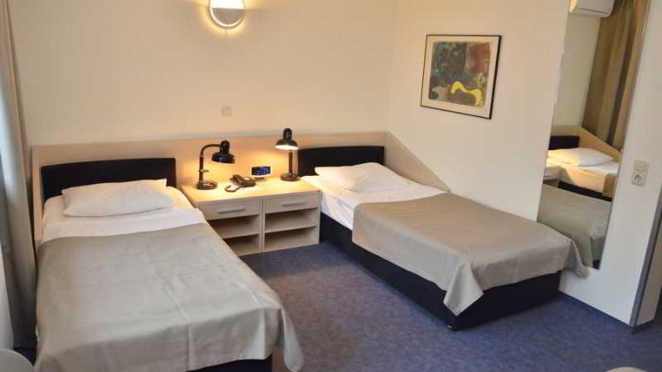 Ibb Hotel