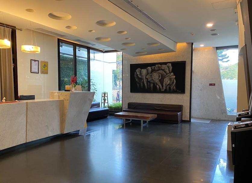 Front desk Photo