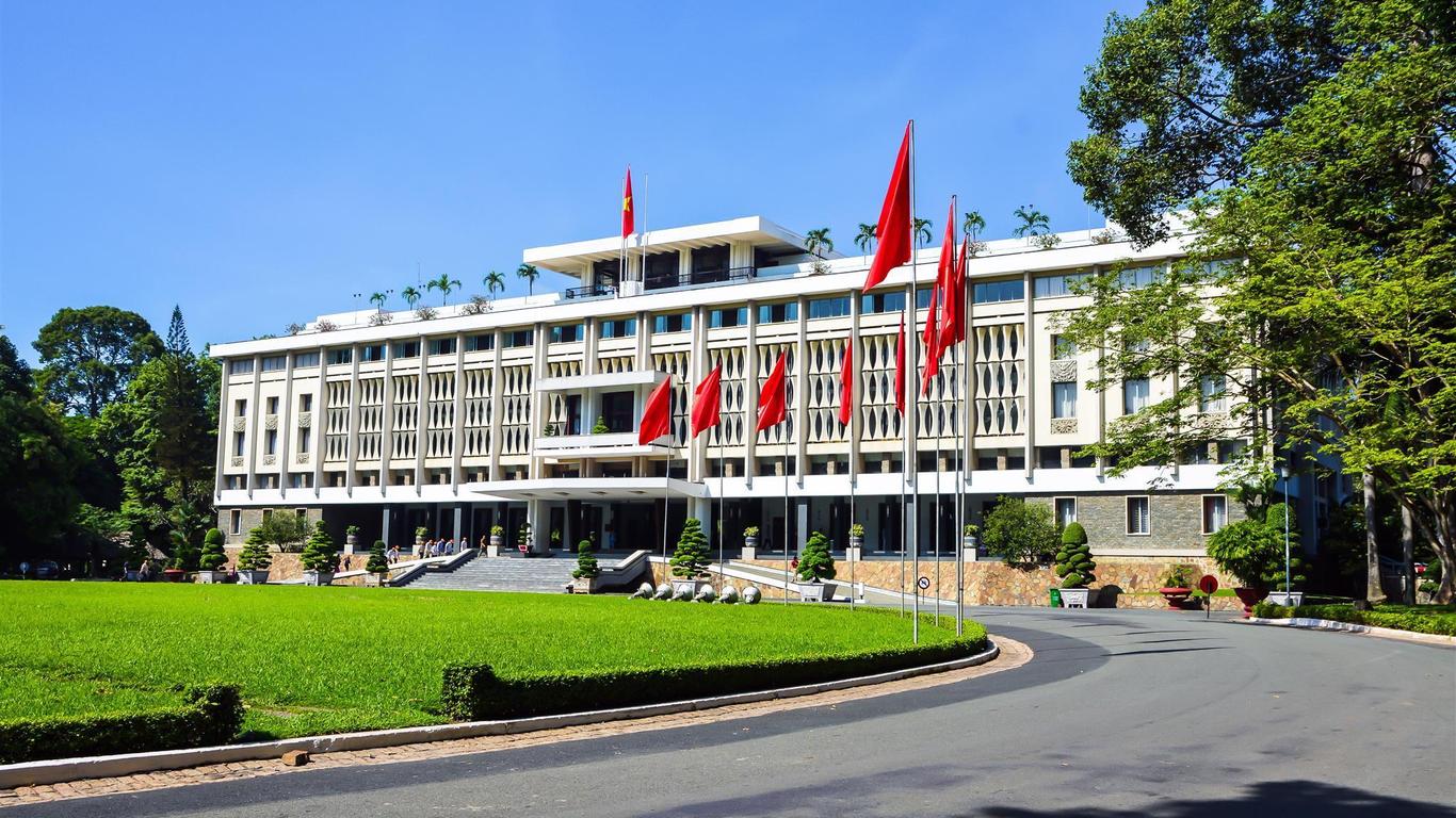 Elegant Inn Hotel