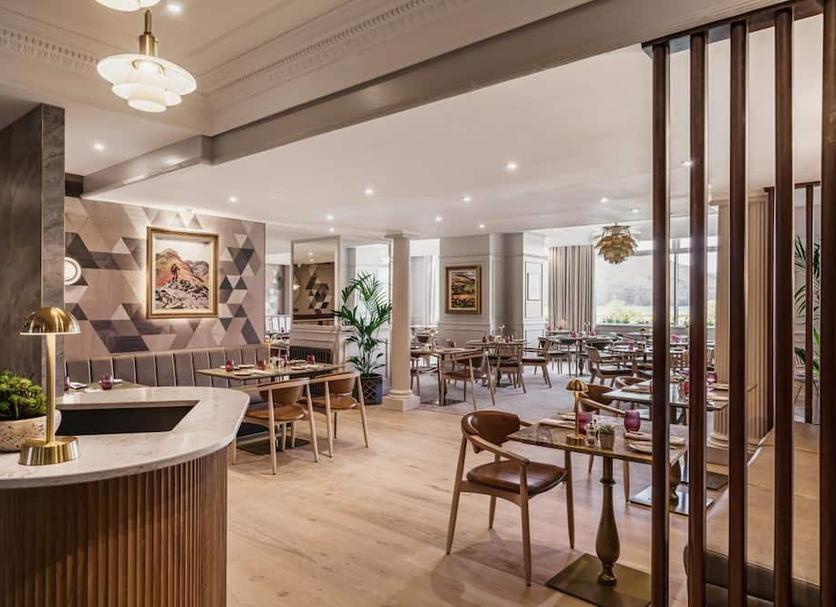 Restaurant Photo
