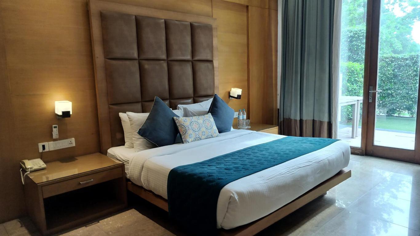 Oodles Hotel Chhattarpur South Delhi