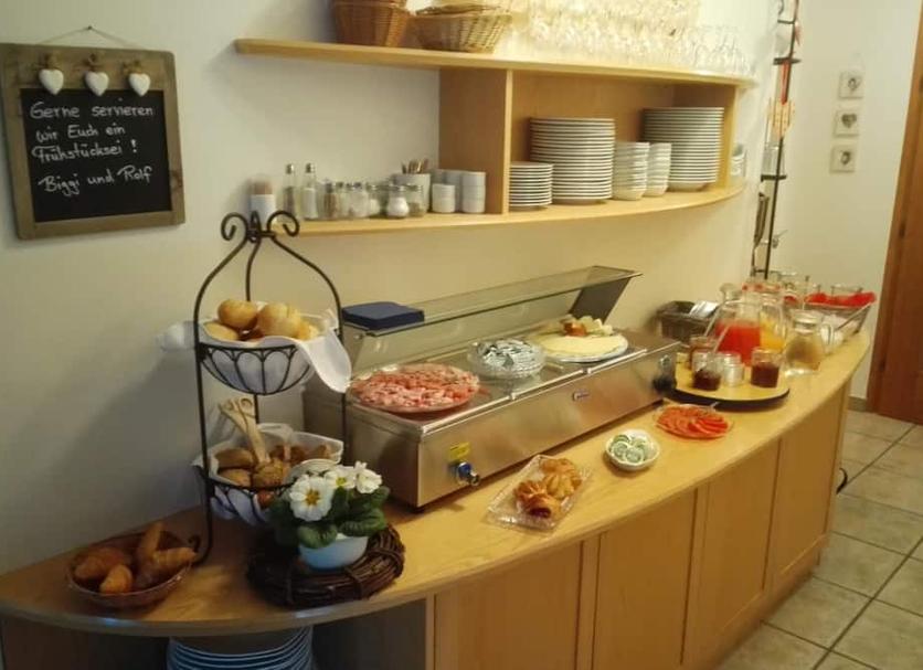 Buffet Photo