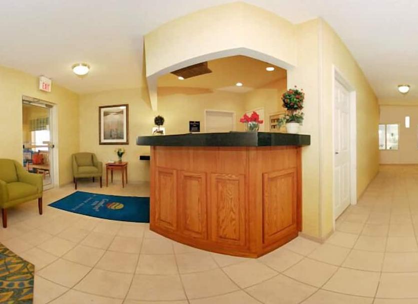 Front desk Photo