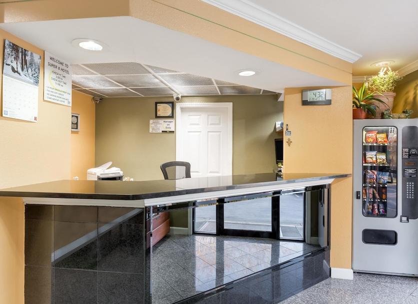 Front desk Photo