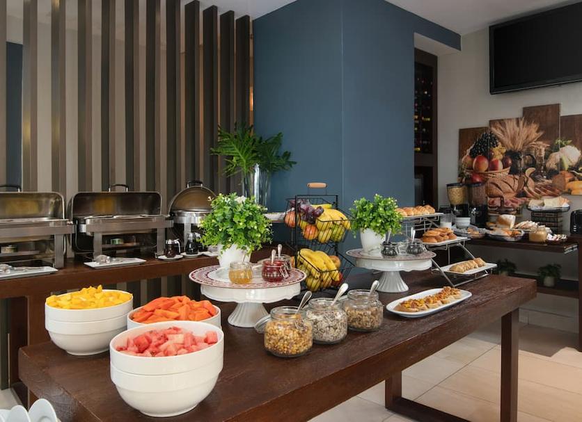 Buffet Photo