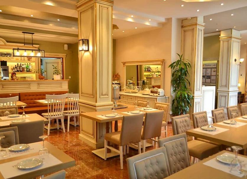 Restaurant Photo