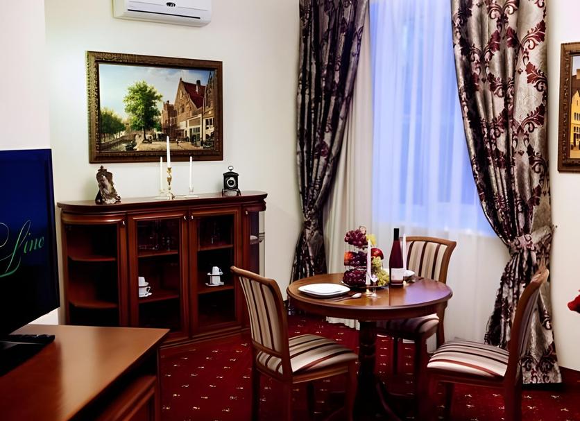 Dining room Photo