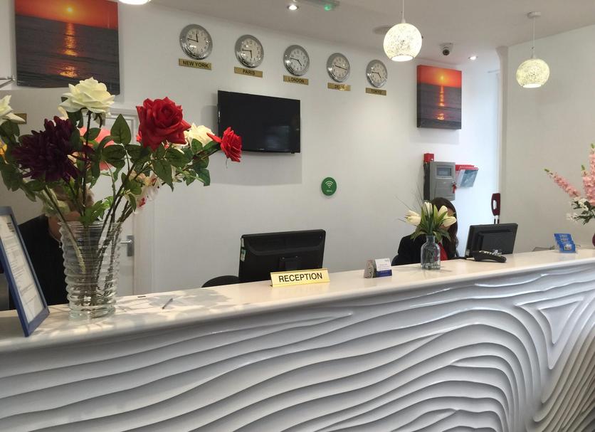 Front desk Photo
