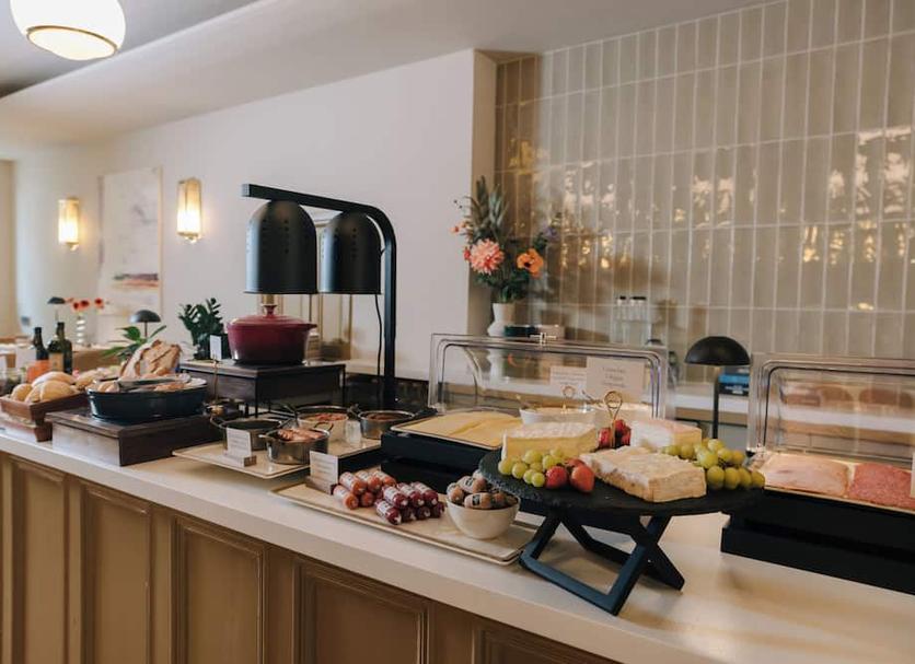 Buffet Photo