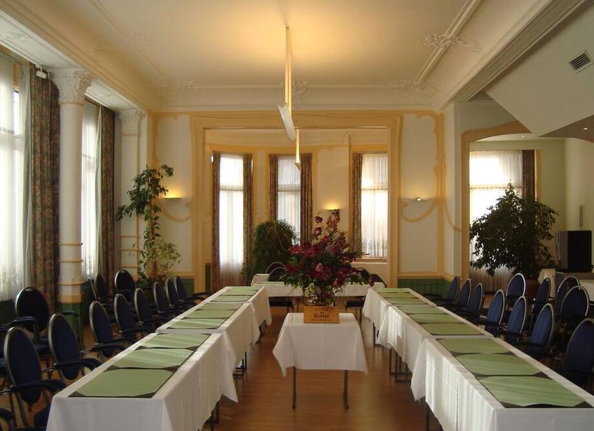 Conference room Photo