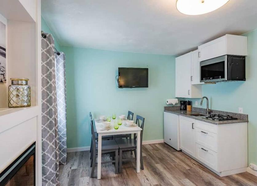 Kitchen Photo