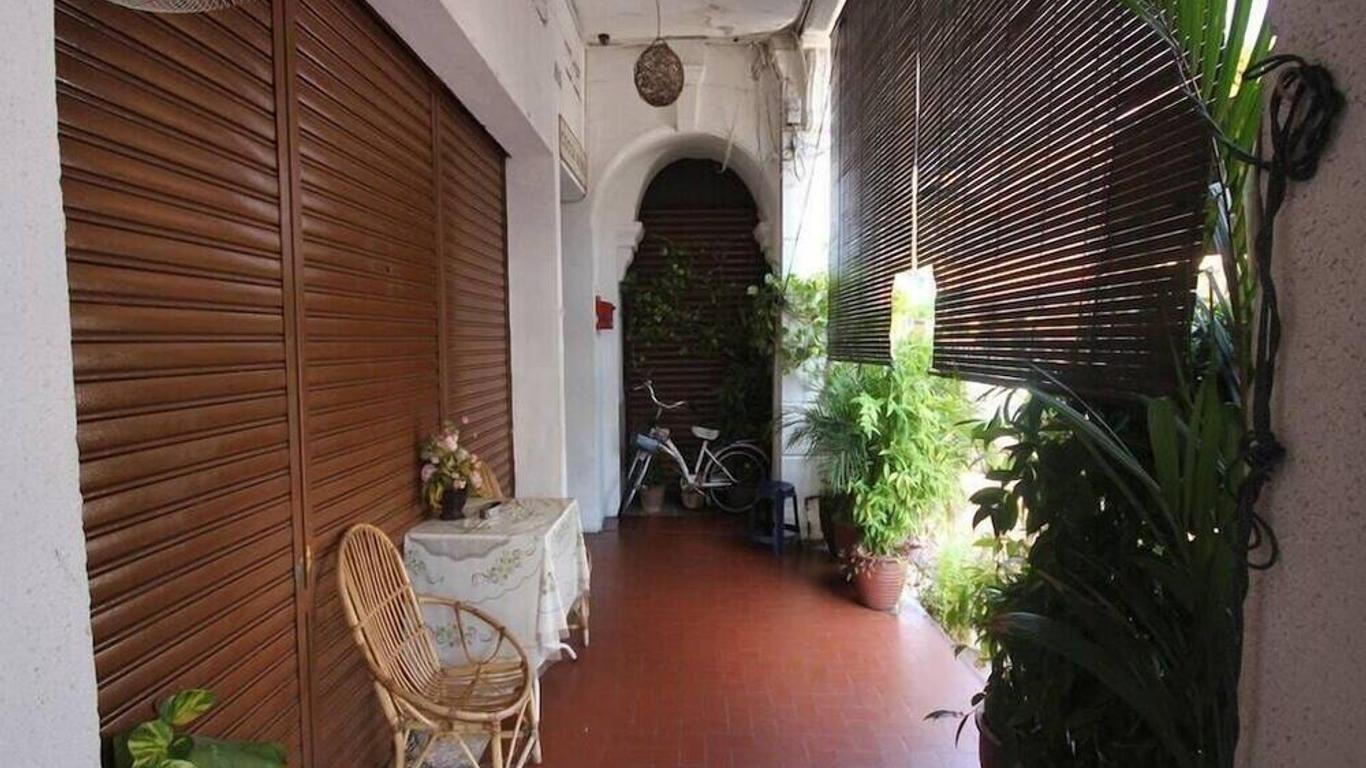 Cocoa Mews Cafe and Homestay