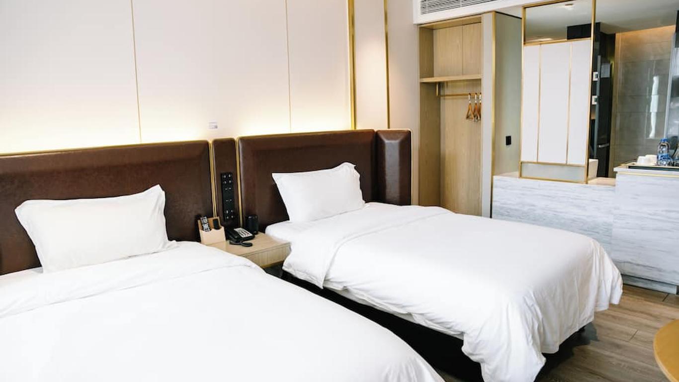 Denise Hotel