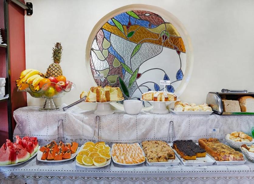Buffet Photo