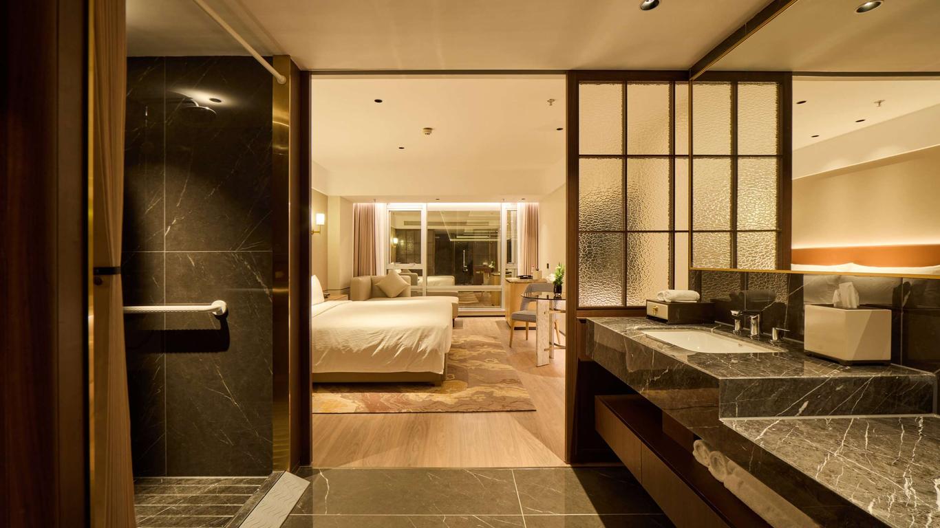 Wyndham Grand Plaza Royale Ningbo