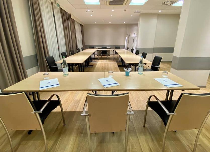 Conference room Photo