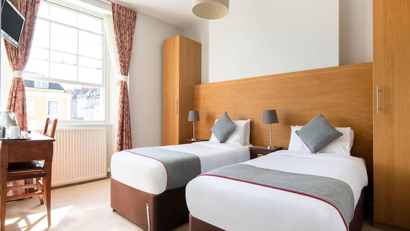 OYO The Regency, Clifton Bristol