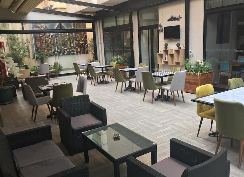 Restaurant Photo