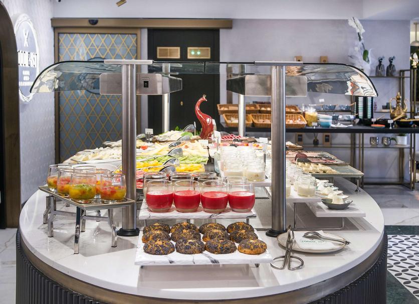 Buffet Photo
