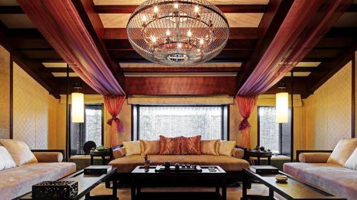 Gloria Plaza Hotel Dongsheng Intern