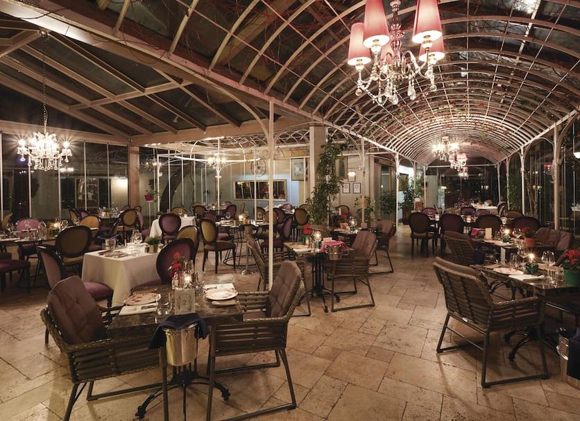 Restaurant Photo