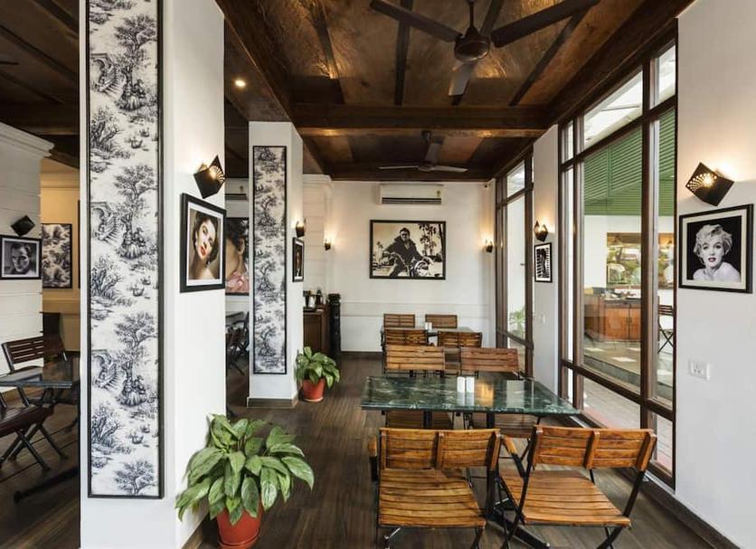 Dining room Photo