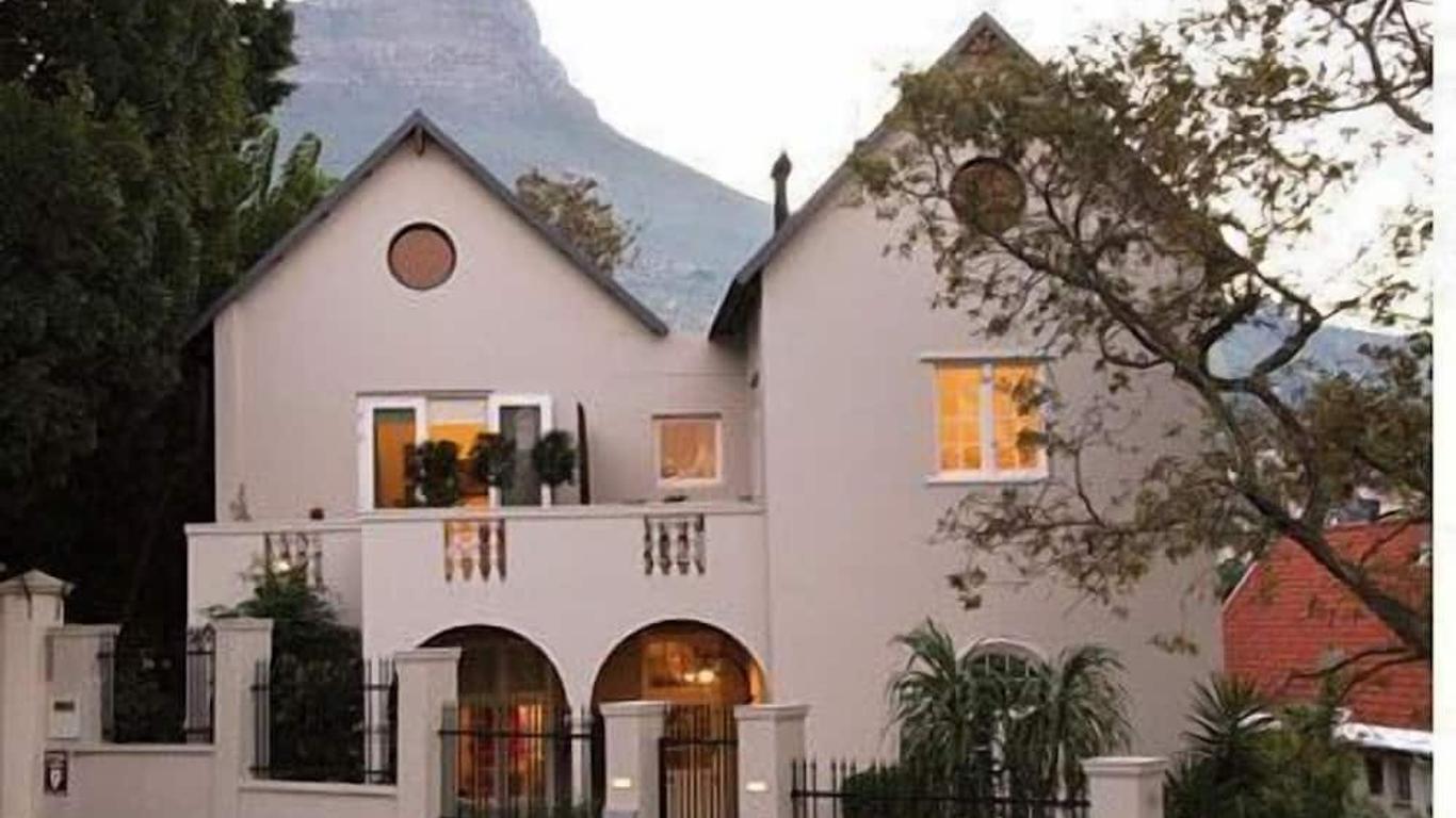Four Rosmead Boutique Guesthouse