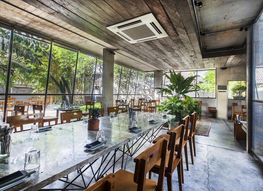 Dining room Photo