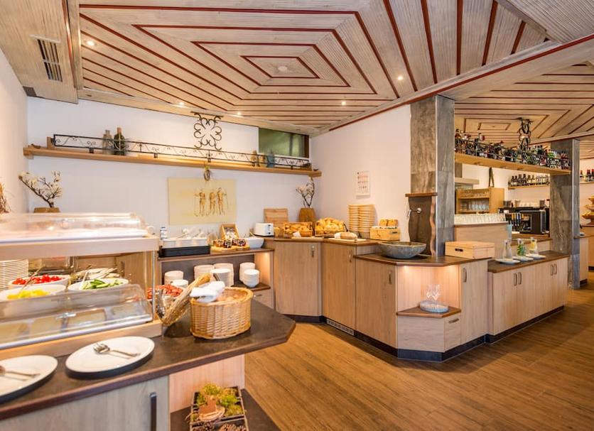 Buffet Photo
