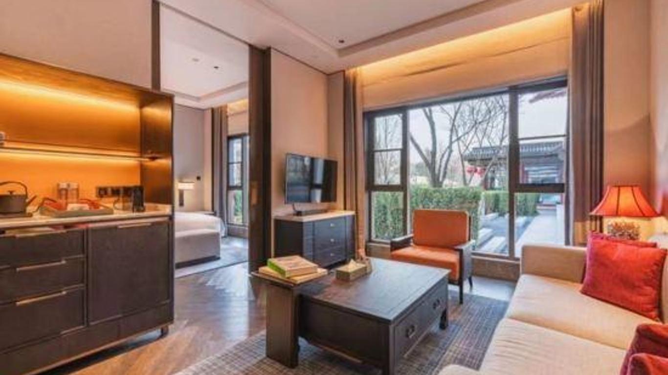 Tang Paradise Hotel