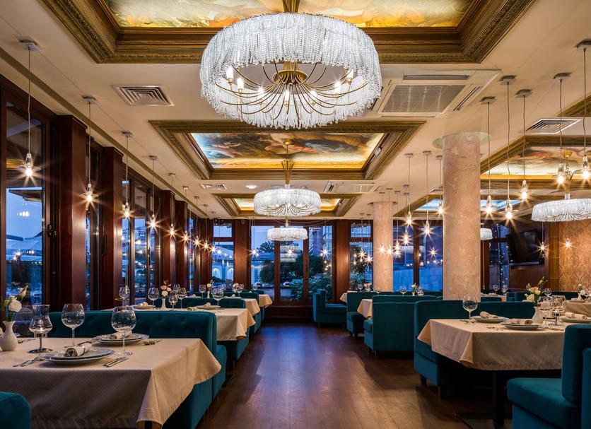 Restaurant Photo