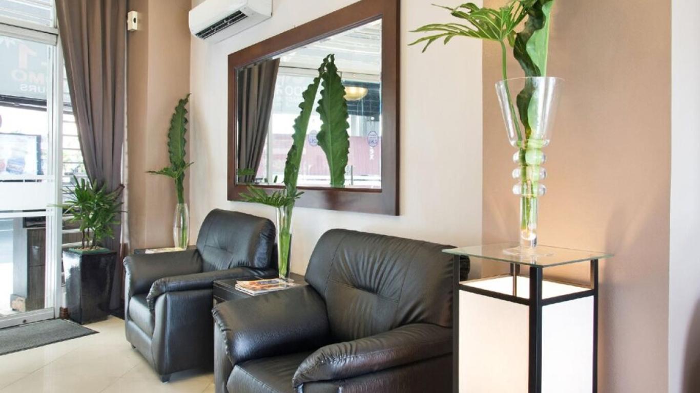 Townhouse Oak Avitel Hotel