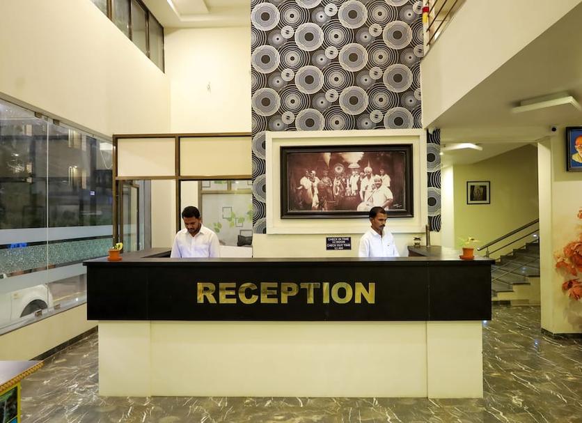 Front desk Photo
