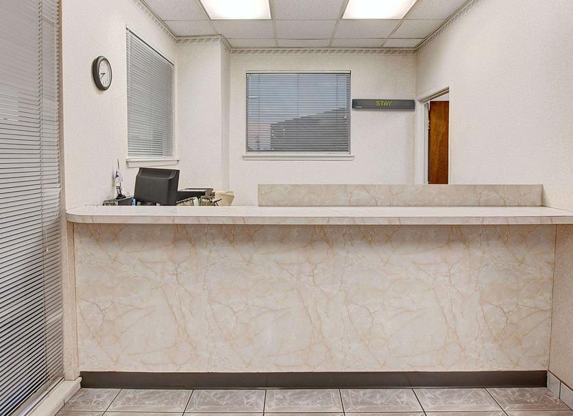 Front desk Photo