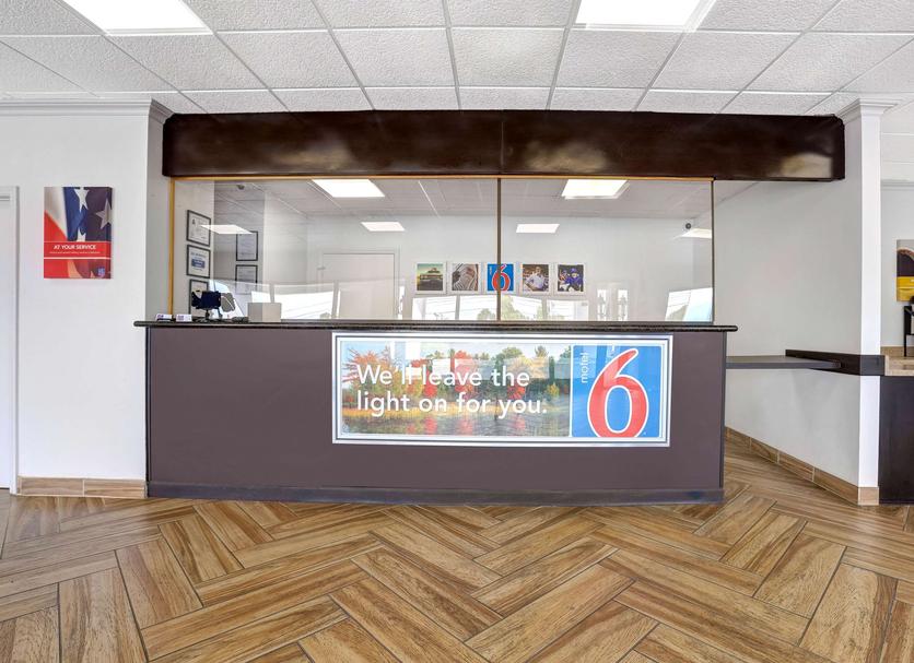 Front desk Photo