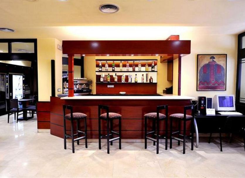 Bar Photo