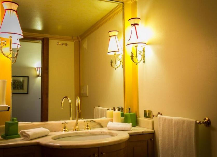 Bathroom Photo
