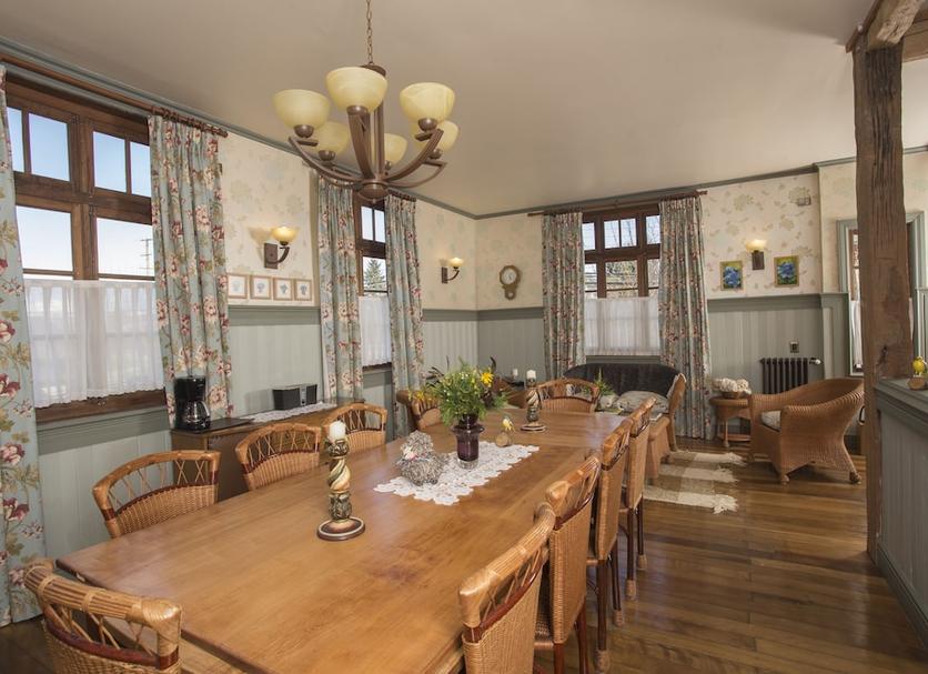 Dining room Photo